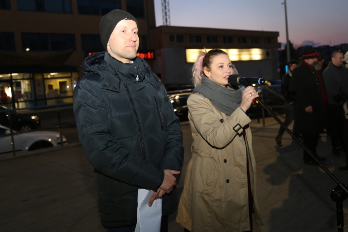 Światełko dla edukacji na Placu Kazimierza Jagiellończyka