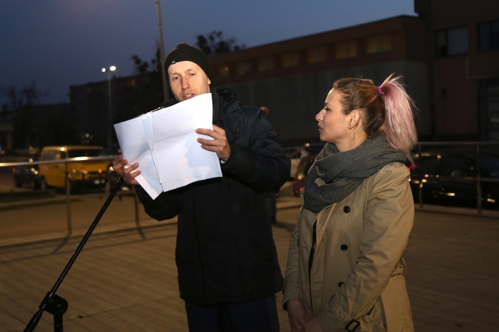 Światełko dla edukacji na Placu Kazimierza Jagiellończyka