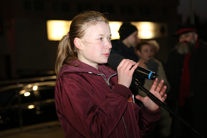 Światełko dla edukacji na Placu Kazimierza Jagiellończyka