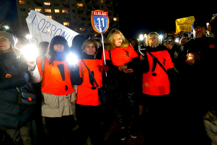 Światełko dla edukacji na Placu Kazimierza Jagiellończyka