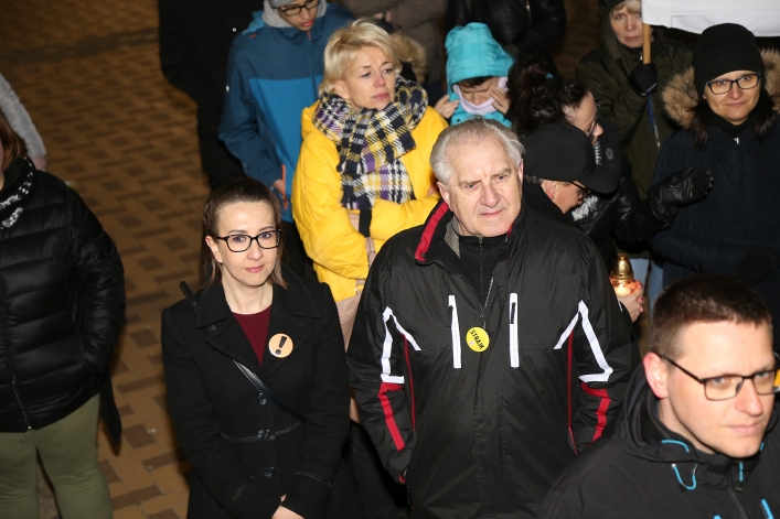 Światełko dla edukacji na Placu Kazimierza Jagiellończyka