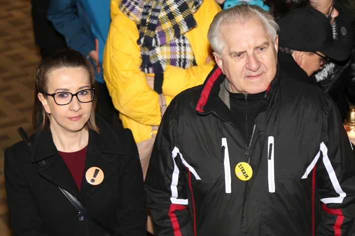 Światełko dla edukacji na Placu Kazimierza Jagiellończyka
