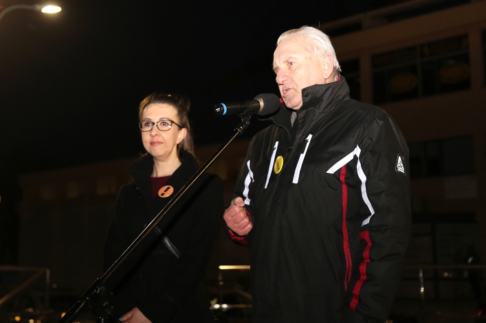 Światełko dla edukacji na Placu Kazimierza Jagiellończyka