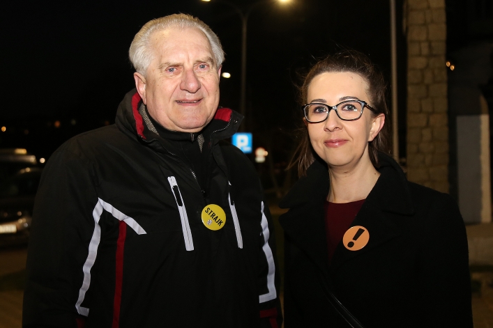 Światełko dla edukacji na Placu Kazimierza Jagiellończyka