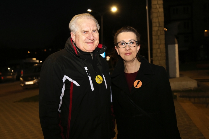 Światełko dla edukacji na Placu Kazimierza Jagiellończyka