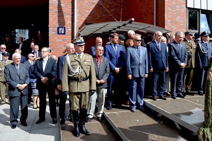 Swięto Wojska Polskiego w Elblągu. Ulicą Stary Rynek przeszła defilada 