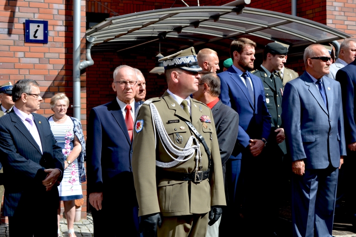 Swięto Wojska Polskiego w Elblągu. Ulicą Stary Rynek przeszła defilada 