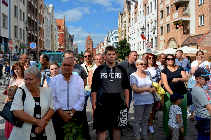 Swięto Wojska Polskiego w Elblągu. Ulicą Stary Rynek przeszła defilada 