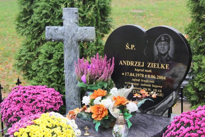 Święto Zmarłych w 16 PDZ