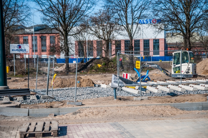 Sygnalizacja świetlna przy drodze 503. Wprowadzono ruch wahadłowy. 