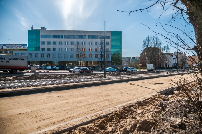 Sygnalizacja świetlna przy drodze 503. Wprowadzono ruch wahadłowy. 