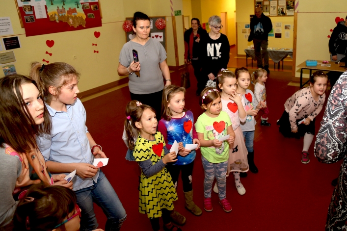 Szkoła Podstawowa nr 8 w Elblągu zorganizowała drzwi otwarte i bal walentynkowy
