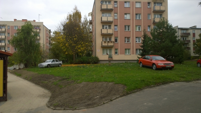 Szlabany uniemożliwiły parkowanie samochodów mieszkańcom