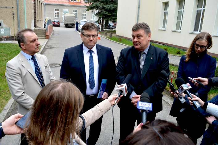Szpital Miejski otrzymał nową karetkę pogotowia