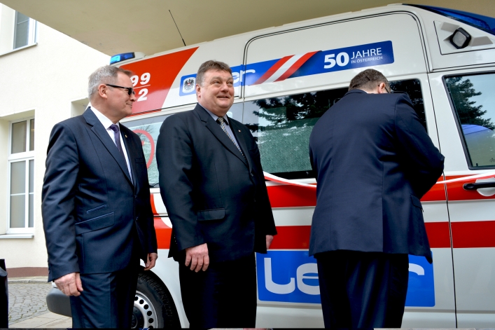 Szpital Miejski otrzymał nową karetkę pogotowia