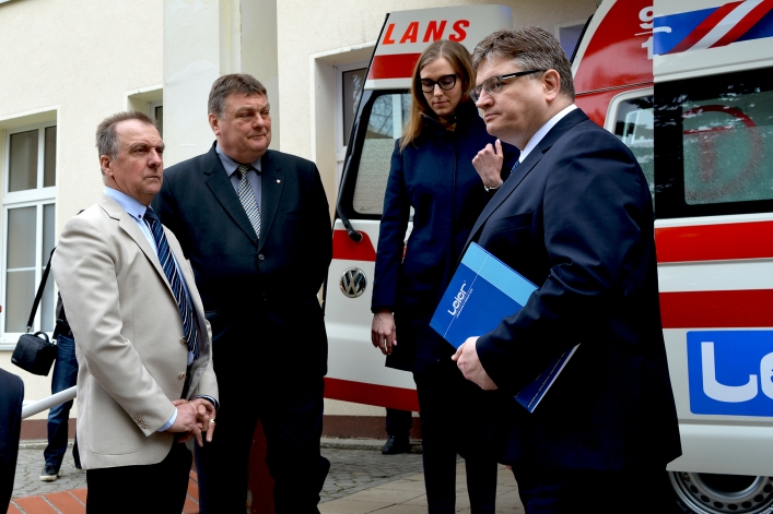 Szpital Miejski otrzymał nową karetkę pogotowia