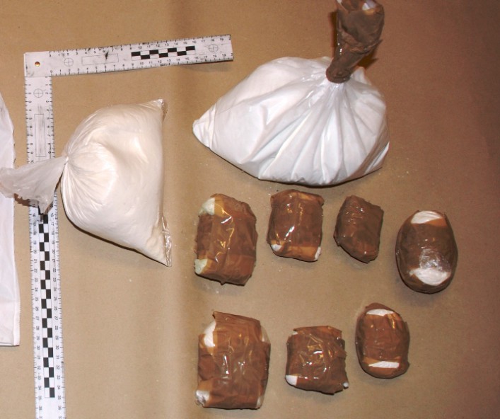 Szukali natręta, znaleźli narkotyki. Policja skonfiskowała kilogram amfetaminy