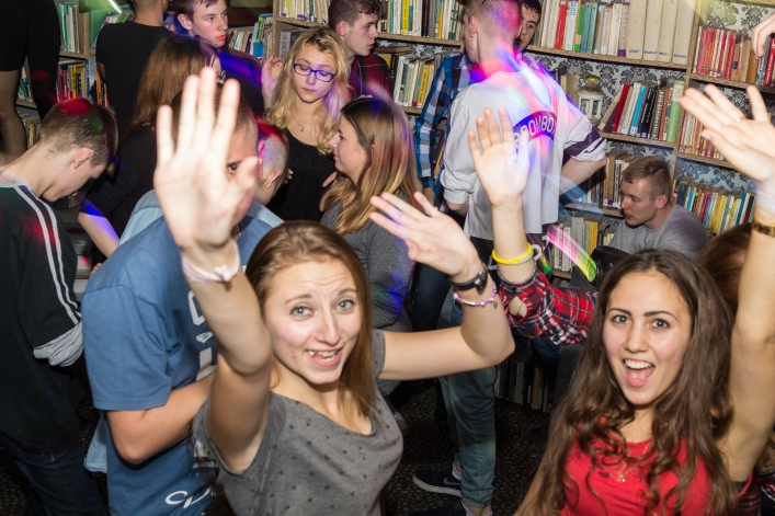 Tak bawiliście się na Fluo Party w „Sąsiadach” - zdjęcia