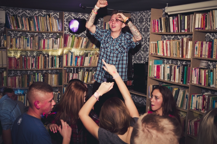 Tak bawiliście się na Fluo Party w „Sąsiadach” - zdjęcia