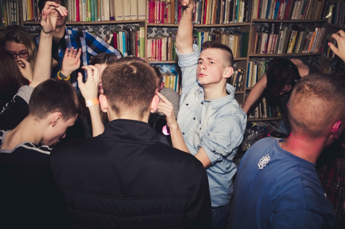 Tak bawiliście się na Fluo Party w „Sąsiadach” - zdjęcia