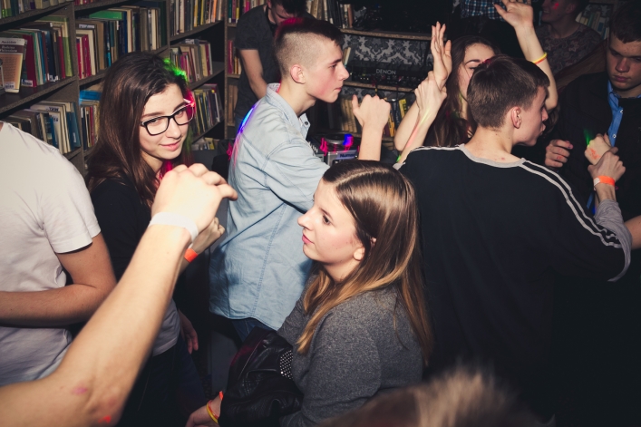 Tak bawiliście się na Fluo Party w „Sąsiadach” - zdjęcia