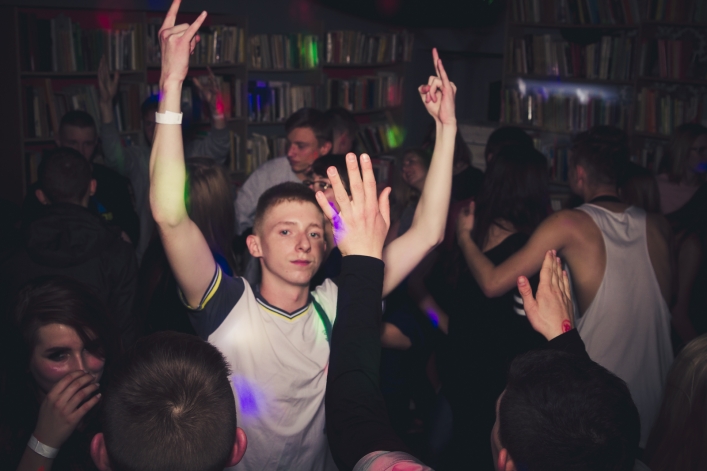 Tak bawiliście się na Fluo Party w „Sąsiadach” - zdjęcia