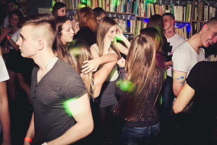 Tak bawiliście się na Fluo Party w „Sąsiadach” - zdjęcia