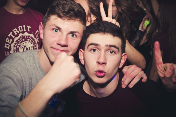 Tak bawiliście się na Fluo Party w „Sąsiadach” - zdjęcia