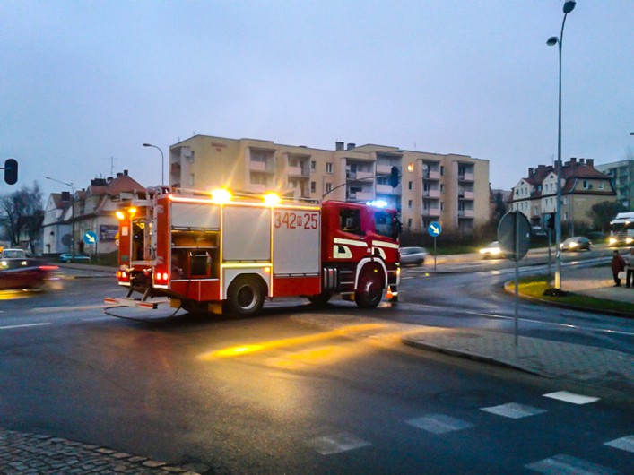Taksówkarz nie ustąpił pierwszeństwa. Kobieta w szpitalu
