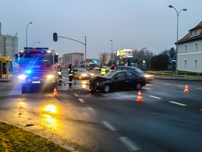 Taksówkarz nie ustąpił pierwszeństwa. Kobieta w szpitalu