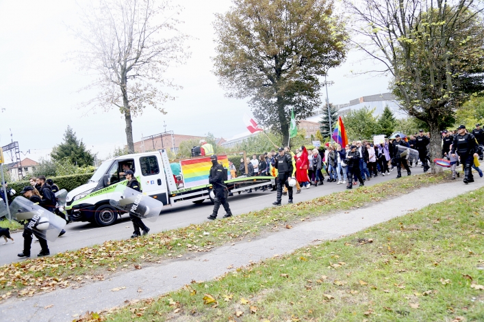 Tęczowy marsz w spokoju przeszedł ulicami Elbląga