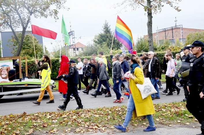 Tęczowy marsz w spokoju przeszedł ulicami Elbląga