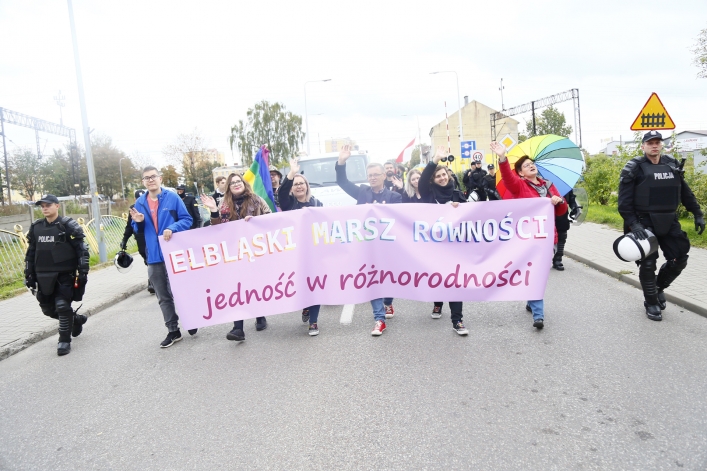 Tęczowy marsz w spokoju przeszedł ulicami Elbląga