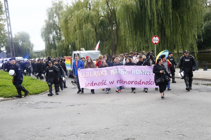 Tęczowy marsz w spokoju przeszedł ulicami Elbląga