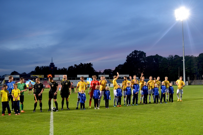 Ten dzień przeszedł do historii elbląskiego klubu. Pierwszy mecz przy sztucznym świetle na Agrykola