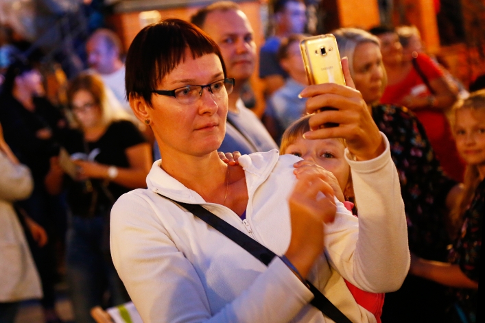 Tłumy na elbląskim Starym Rynku. Zabawa pod gołym niebem we włoskim stylu