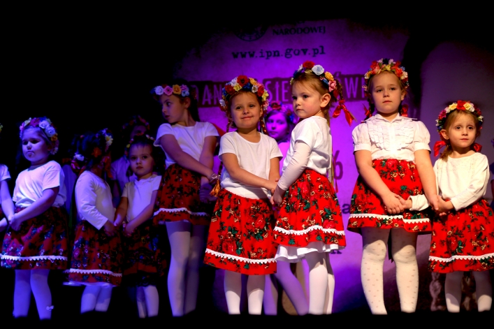 Tłumy w MDK na I Elbląskim Festiwalu Pieśni Patriotycznej (+ zdjęcia)