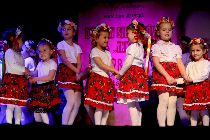 Tłumy w MDK na I Elbląskim Festiwalu Pieśni Patriotycznej (+ zdjęcia)