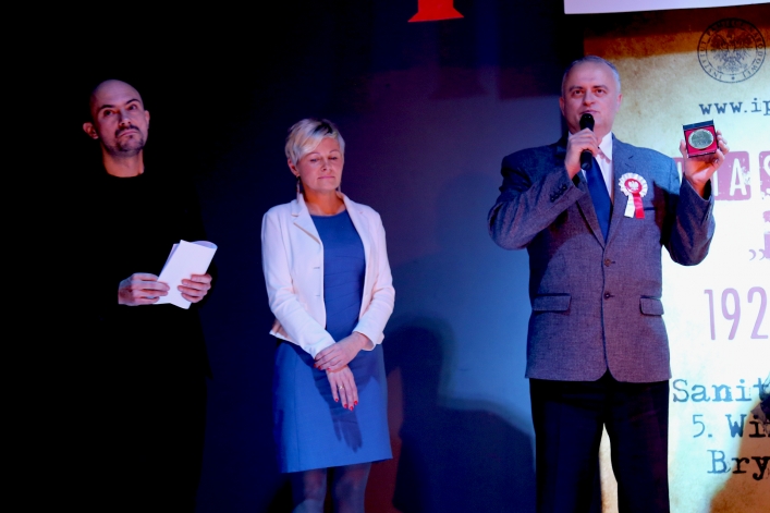 Tłumy w MDK na I Elbląskim Festiwalu Pieśni Patriotycznej (+ zdjęcia)