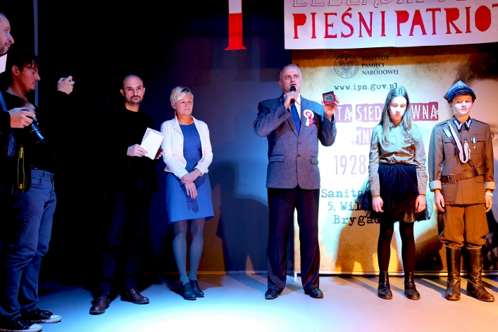 Tłumy w MDK na I Elbląskim Festiwalu Pieśni Patriotycznej (+ zdjęcia)