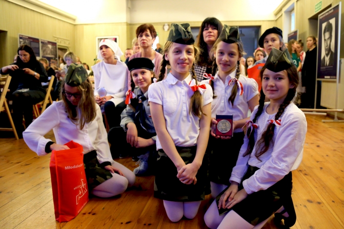 Tłumy w MDK na I Elbląskim Festiwalu Pieśni Patriotycznej (+ zdjęcia)