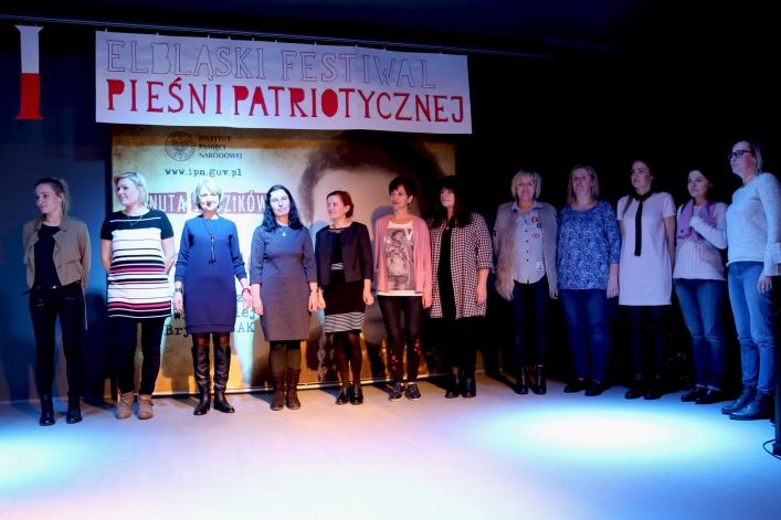 Tłumy w MDK na I Elbląskim Festiwalu Pieśni Patriotycznej (+ zdjęcia)