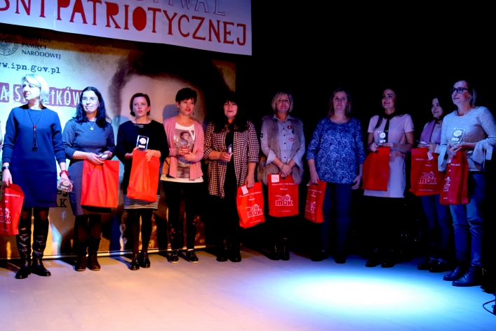 Tłumy w MDK na I Elbląskim Festiwalu Pieśni Patriotycznej (+ zdjęcia)