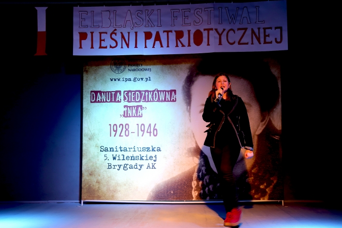 Tłumy w MDK na I Elbląskim Festiwalu Pieśni Patriotycznej (+ zdjęcia)
