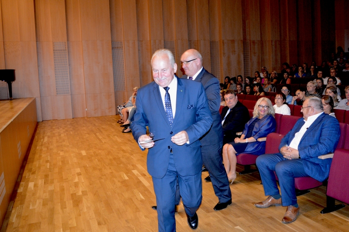 To będzie wyjątkowy rok szkolny. Trwa dwudniowa konferencja Ośrodka Doskonalenia Nauczycieli 