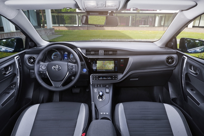 Toyota sprzedała milion hybryd w Europie