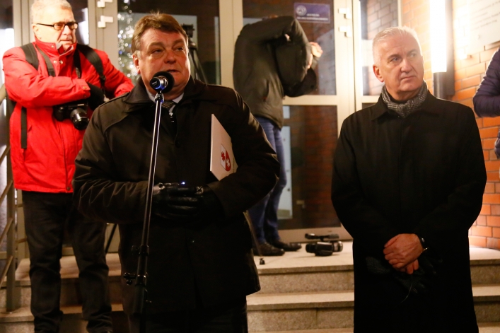 Tragiczne wydarzenie w Gdańsku. Elblążanie zgromadzili się na wiecu przeciwko nienawiści i przemocy