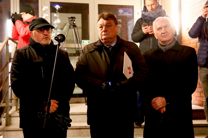 Tragiczne wydarzenie w Gdańsku. Elblążanie zgromadzili się na wiecu przeciwko nienawiści i przemocy
