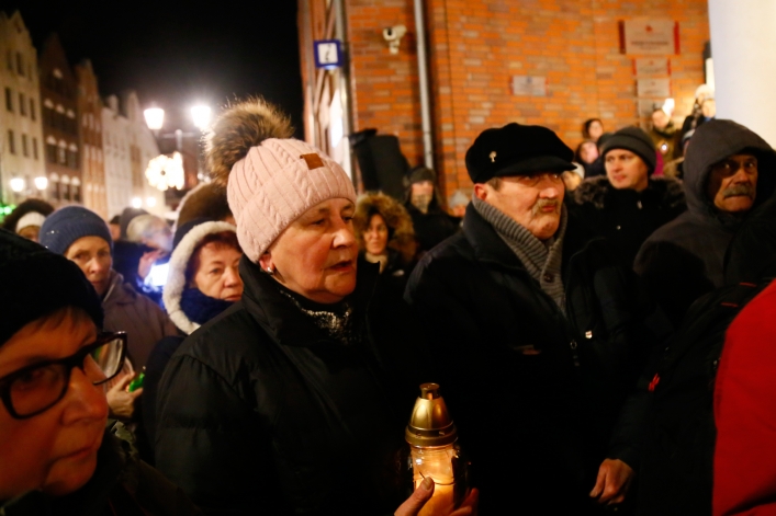 Tragiczne wydarzenie w Gdańsku. Elblążanie zgromadzili się na wiecu przeciwko nienawiści i przemocy