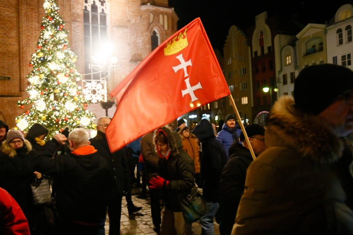 Tragiczne wydarzenie w Gdańsku. Elblążanie zgromadzili się na wiecu przeciwko nienawiści i przemocy